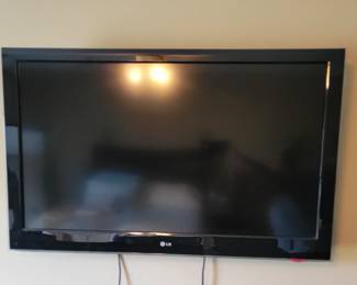 LG flat screen TV 