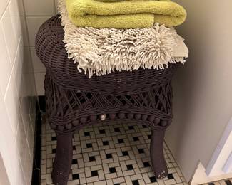 Round wicker end table 