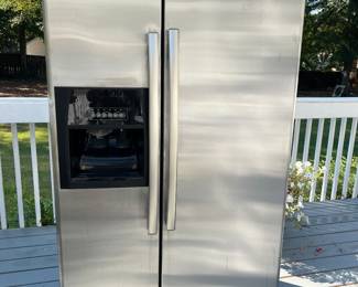 Refrigerator, ice maker does not work. Everything else does 