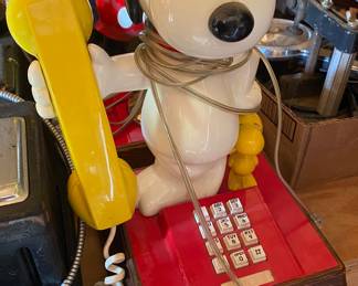 Figural Snoopy Push Button Telephone