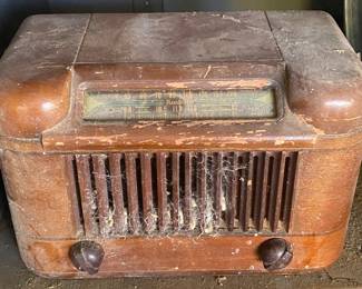 Wooden Tube Radio