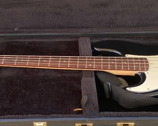 Squier Fender Precision Left-Handed Base (Made in Indonesia)