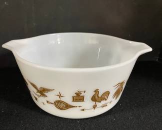 Pyrex w/Roosters- Med.