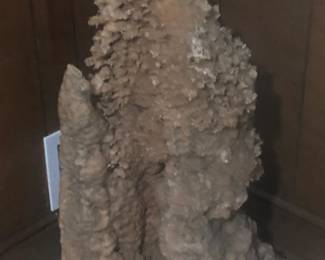 WE HAVE STALACTITES AND STALAGMITES!