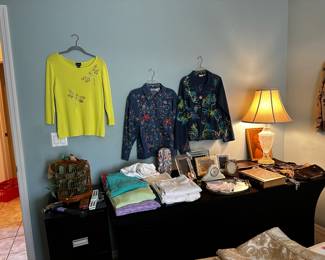 Woman’s clothes. Size large