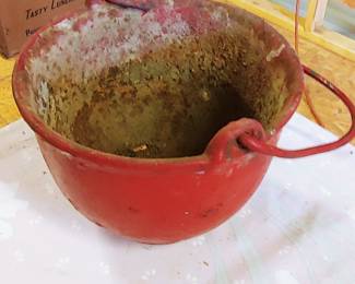 Cast Iron smelting pot