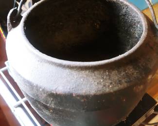 Rare T& C Clarks cast iron pot
