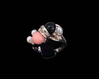 14K Gold Onyx, Pearl, & Coral Ring