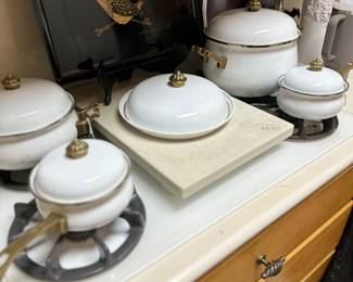 Set of enamel cookware