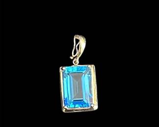 14k Gold Blue Topaz Pendant