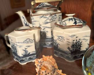 Transfer ware tea set