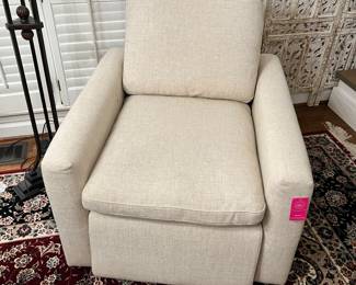 New (with Tags) Electric Recliner 