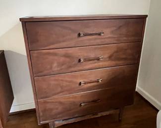 MCM Chest