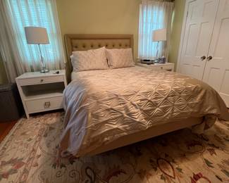 Queen adjustable bed with remote 