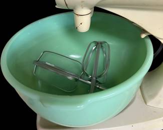 Vintage Sunbeam Mixer with JADEITE Juicer Bowl and JADEITE Mixing Bowl