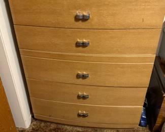 chest of drawers
