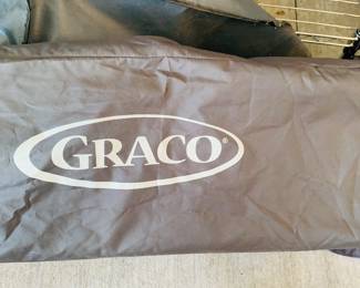 Graco baby Pack and Play 
