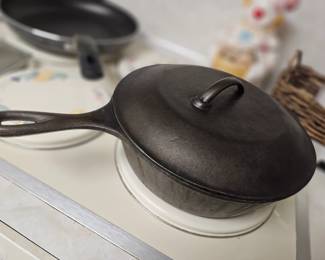 cast iron pan with lid