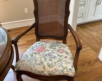 Dining Table w/ 2 Leaves and 6 Chairs