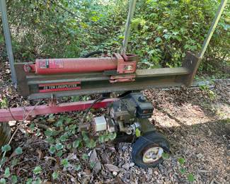 MTD log splitter . Location shop 1