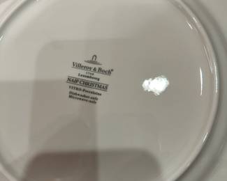 #49 - $470.00 - Villeroy & Boch Naif Christmas 15 dinner pl,13 dessert pl, 9 bowls, 8 cups, 1 teapot, 1 round platter 12" - 47 pieces