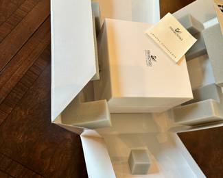 #100 - $100.00 - Swarovski Three flower in box and crate