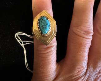 #135 - $386.00 - 14kt gold ring size 5.5 -10.46gr