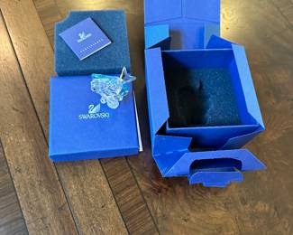 #108 - $70.00 - Swarovski fish crystal blue tank fish 886180