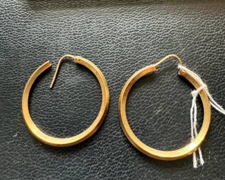 #119 - $88 - 14kt gold hoops 1"W