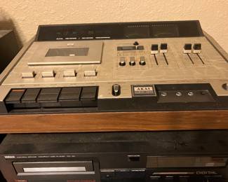 #98 - $100 ADR System AKAI GXO-75D CD Player