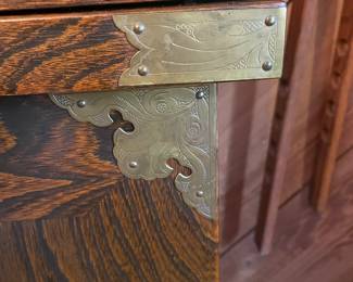 .#51 - $550 Asian bar/ server top 36Wx18Dx41H