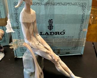 #15 - $275 - Lladro Triste Ha0rlequin # 4558 (with box)