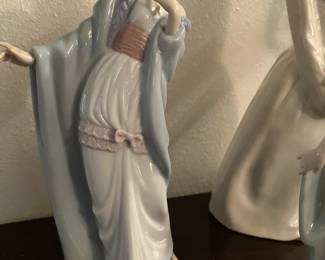 #89 - #42 Lladro "The Flirt"