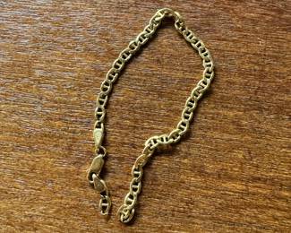 #105 - $170 - 18kt bracelet marked damaged 81/2" links to be re attached - 5.43gr