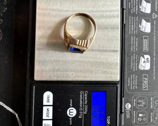 #114 - $305 - 14kt gold graduation ring size 11 - Art deco style- blue