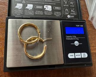 #102 - $60 - 14kt gold hoops earrings 