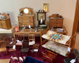 Dollhouse furniture