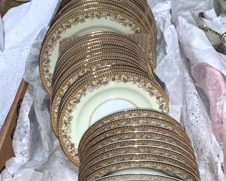 Noritake Rondine China Set