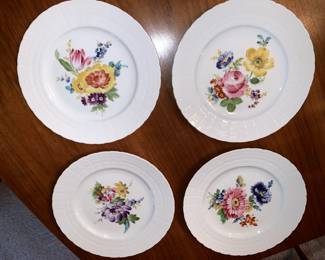 Vtg Hutschenreuther Germany Floral Plates