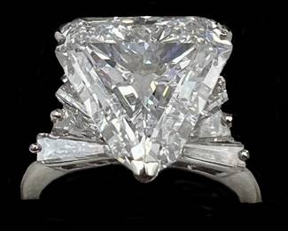 6 ctw Shield Cut Diamond Clarity Grade - SI1 Color Grade - D Platinum Ring with Tapered Baguettes
