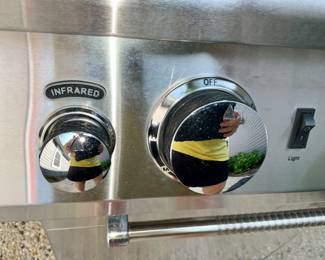 Gas Grill, Frontgate, infrared grill. 