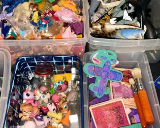 Polly Pockets, Littlest Pet Shop. 