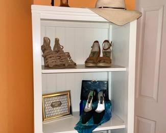 Women's accessories, 