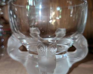 LaLique France Hiboux Crystal Bowl Frosted base w/ Owls