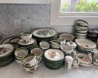 A beautiful collection of dinnerware for everyday use.