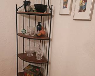 Etagere   