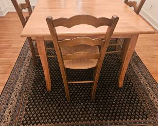 Dining table & chairs, rug