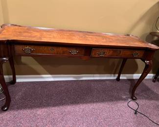 Hekman Queen Ann Console Table