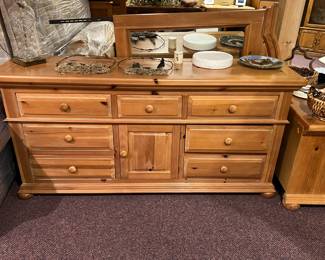 Broyhill Pine Wood Dresser