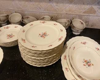 LOHENGRIN CHINA SET